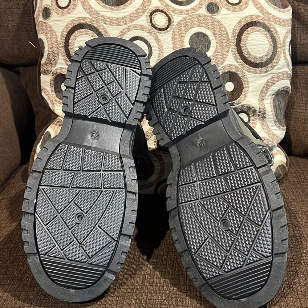 Men's Green and Black High-Top Boots